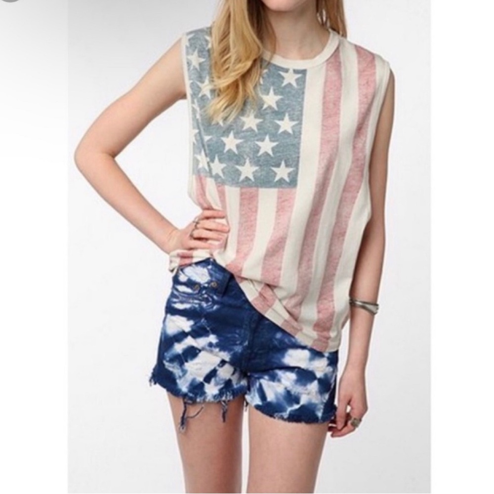 Truly Madly Deeply (urban outfitters)
Beautiful USA flag sleeveless tank